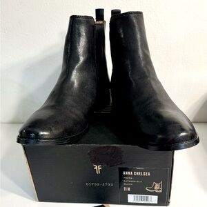 Frye Anna Chelsea Boots